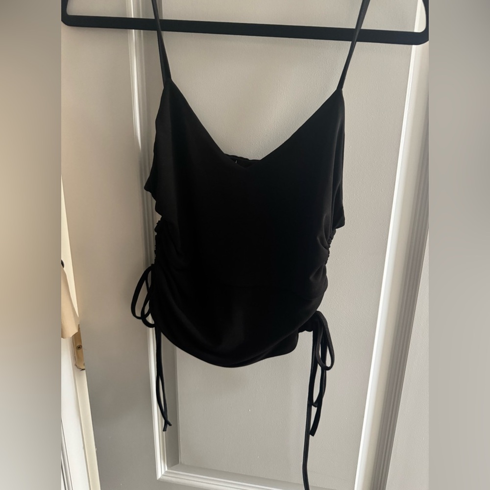ZARA TOP SIZE M// BLACK
